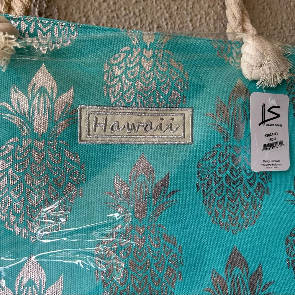 Hawaiian tote turquoise blue canvas bag with sliver pineapple print NWT